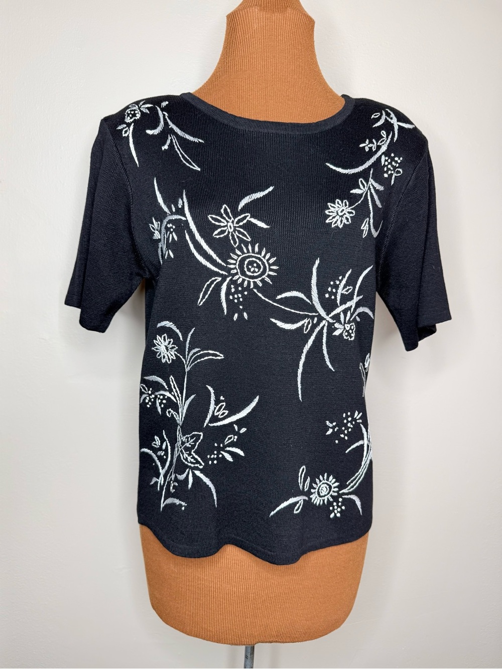 Delores Bell Y2K Short Sleeve Black Sweater Embroidered Shoulder Pads Small